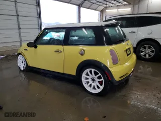 2004 MINI Cooper Hardtop S with VIN WMWRE33474TD85294, listed as a Copart auction lot 44317695 with 115,021 mi miles and Salvage Title. Bid and sale history available at carsss.com. Image 2.