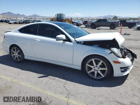 2013 Mercedes-Benz C 250 с VIN WDDGJ4HB7DF986032, выставлен на аукционе Copart как лот 56577835 с пробегом 84 552 миль миль и Списание • Salvage title. История ставок и продаж доступна на DreamBid. Изображение 4.