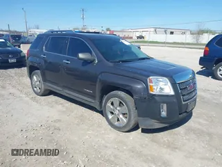 2015 GMC Terrain SLT z VIN 2GKFLYEK5F6376398, wystawiony jako IAAI lot #42226904 z przebiegiem 121 846 mil mil oraz . Historia ofert i sprzedaży dostępna na DreamBid. Obrazek 1.