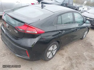 2017 Hyundai Ioniq Hybrid Blue with VIN KMHC65LC2HU048632, listed as a IAAI auction lot 41830626 with 152,672 mi miles. Bid and sale history available at carsss.com. Image 4.