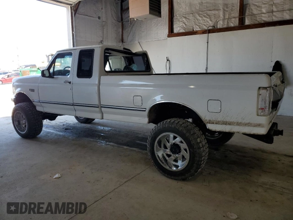 1997 Ford F-250 с VIN 1FTHX26F8VEA18584, выставлен на аукционе Copart как лот 58829945 с пробегом 337 016 миль миль и Списание • Salvage title. История ставок и продаж доступна на DreamBid. Изображение 2.