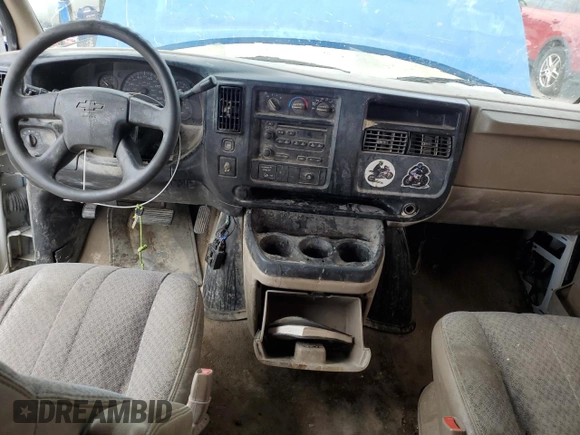 2005 Chevrolet Express Passenger with VIN 1GAHG39U351118043, listed as a Copart auction lot 70053224 with 264,381 mi miles and Clean title. Bid and sale history available at DreamBid. Image 8.