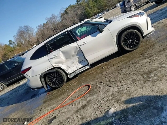 2023 Toyota Highlander L with VIN 5TDKDRBHXPS512876, listed as a Copart auction lot 88411615 with 15,561 mi miles and Salvage Title. Bid and sale history available at carsss.com. Image 14.