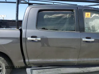 2017 Toyota Tundra Platinum z VIN 5TFAY5F15HX636975, wystawiony jako Copart lot #53922615 z przebiegiem Nie podano mil oraz Szkoda całkowita • Salvage title. Historia ofert i sprzedaży dostępna na DreamBid. Obrazek 10.