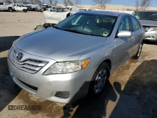 2011 Toyota Camry LE z VIN 4T4BF3EK2BR172725, wystawiony jako Copart lot #41046544 z przebiegiem 127 942 mil mil oraz Szkoda całkowita • Salvage title. Historia ofert i sprzedaży dostępna na DreamBid. Obrazek 1.