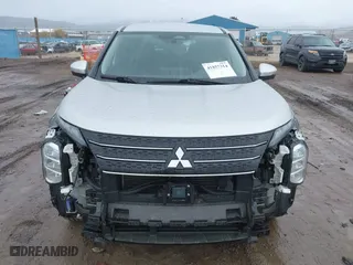 2024 Mitsubishi Outlander SE with VIN JA4J4VA89RZ063045, listed as a IAAI auction lot 41857314 with 17,708 mi miles. Bid and sale history available at carsss.com. Image 13.