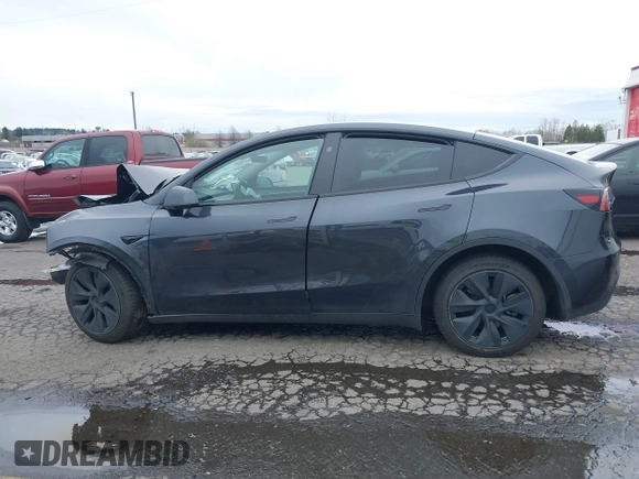 2024 Tesla Model Y с VIN 7SAYGDED6RF102745, выставлен на аукционе IAAI как лот 41824709 с пробегом 13 842 миль миль и . История ставок и продаж доступна на DreamBid. Изображение 14.