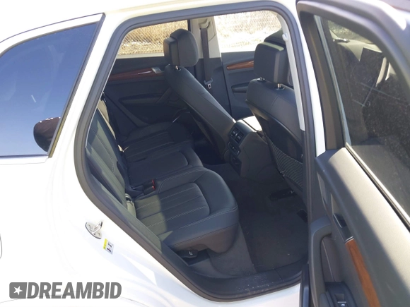 2024 Audi Q5 Premium z VIN WA1ABAFY2R2142122, wystawiony jako IAAI lot #41848621 z przebiegiem 4 334 mil mil oraz . Historia ofert i sprzedaży dostępna na DreamBid. Obrazek 8.
