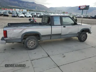 1993 Dodge Dakota z VIN 1B7GL23Y4PS147567, wystawiony jako Copart lot #72094604 z przebiegiem 278 963 mil mil oraz Szkoda całkowita • Salvage title. Historia ofert i sprzedaży dostępna na DreamBid. Obrazek 3.