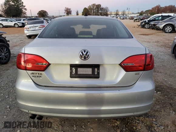 2014 Volkswagen Jetta Sedan SE w/Connectivity with VIN 3VWD07AJ2EM287117, listed as a Copart auction lot 84093024 with 104,477 mi miles and Salvage Title. Bid and sale history available at carsss.com. Image 6.