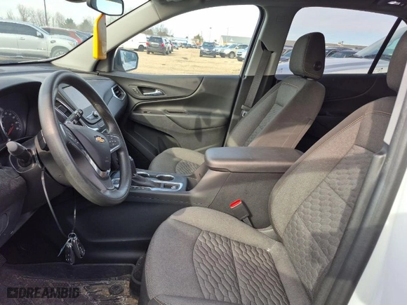 2020 Chevrolet Equinox LT with VIN 2GNAXTEV5L6190127, listed as a IAAI auction lot 41976515 with 44,868 mi miles. Bid and sale history available at carsss.com. Image 1.