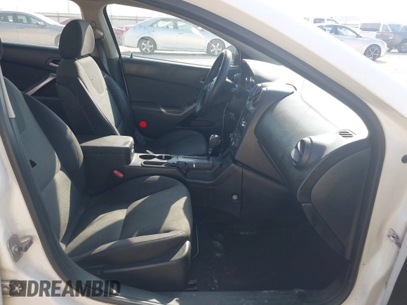 2008 Pontiac G6 with VIN 1G2ZG57B084277845, listed as a IAAI auction lot 42323820 with 215,460 mi miles and . Bid and sale history available at DreamBid. Image 5.