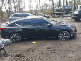 2019 Nissan Altima 2.5 SV with VIN 1N4BL4DV2KC220096, listed as a IAAI auction lot 41802662 with 77,941 mi miles. Bid and sale history available at carsss.com. Image 13.