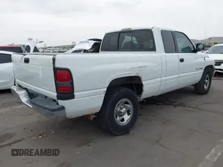 2001 Dodge 1500 z VIN 3B7HC13Y31M536750, wystawiony jako IAAI lot #42359379 z przebiegiem 203 980 mil mil oraz . Historia ofert i sprzedaży dostępna na DreamBid. Obrazek 4.