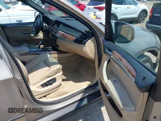 2007 BMW X5 3.0si z VIN 5UXFE43527L010725, wystawiony jako IAAI lot #42179894 z przebiegiem 174 074 mil mil oraz . Historia ofert i sprzedaży dostępna na DreamBid. Obrazek 5.