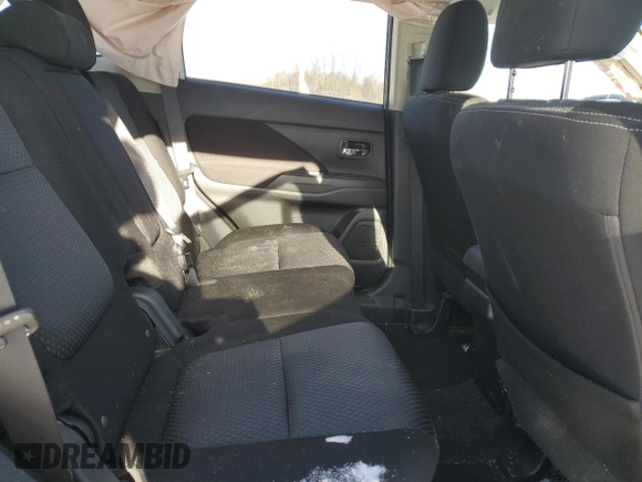 2018 Mitsubishi Outlander ES z VIN JA4AZ2A35JZ008634, wystawiony jako Copart lot #87673985 z przebiegiem 65 767 mil mil oraz Nie do naprawy • Non repairable. Historia ofert i sprzedaży dostępna na DreamBid. Obrazek 10.