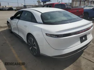 2023 Lucid Air Pure z VIN 50EA1PFA1PA006707, wystawiony jako Copart lot #76025394 z przebiegiem Nie podano mil oraz Szkody całkowita. Historia ofert i sprzedaży dostępna na DreamBid. Obrazek 2.
