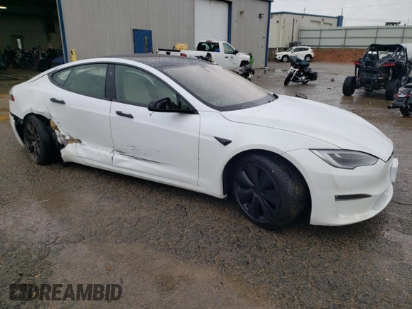 2021 Tesla Model S Long Range z VIN 5YJSA1E5XMF439827, wystawiony jako Copart lot #56117755 z przebiegiem Nie podano mil oraz Szkoda całkowita • Salvage title. Historia ofert i sprzedaży dostępna na DreamBid. Obrazek 4.