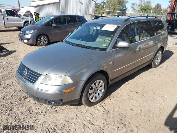 2001 Volkswagen Passat GLS with VIN WVWVD63B61E184553, listed as a IAAI auction lot 41939831 with 74,225 mi miles. Bid and sale history available at carsss.com. Image 2.