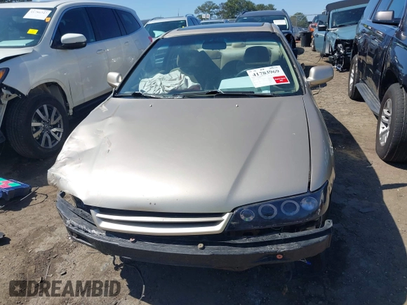 1994 Honda Accord EX with VIN 1HGCD715XRA013027, listed as a IAAI auction lot 41783969 with 255,233 mi miles and . Bid and sale history available at carsss.com. Image 11.