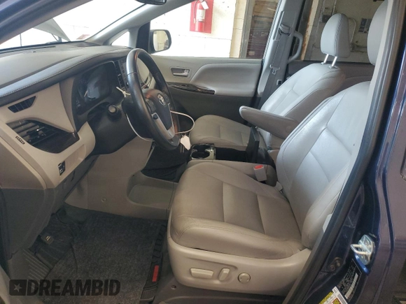 2020 Toyota Sienna XLE with VIN 5TDDZ3DC0LS237585, listed as a Copart auction lot 60913015 with 42,754 mi miles and Salvage title. Bid and sale history available at DreamBid. Image 7.