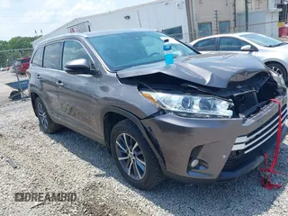 2019 Toyota Highlander SE with VIN 5TDKZRFHXKS366225, listed as a IAAI auction lot 42589758 with 137,925 mi miles and . Bid and sale history available at DreamBid. Image 1.