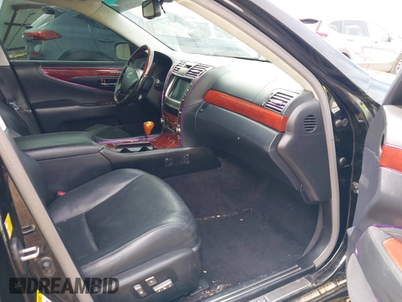 2008 Lexus LS 600h L with VIN JTHDU46FX85001632, listed as a IAAI auction lot 42595828 with 232,973 mi miles and . Bid and sale history available at DreamBid. Image 5.