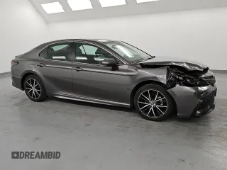 2022 Toyota Camry SE with VIN 4T1T11AK4NU633449, listed as a Copart auction lot 53923245 with 58,810 mi miles and Clean Title. Bid and sale history available at DreamBid. Image 4.