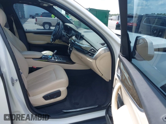 2017 BMW X5 sDrive35i z VIN 5UXKR2C35H0X04222, wystawiony jako IAAI lot #42149985 z przebiegiem 198 645 mil mil oraz . Historia ofert i sprzedaży dostępna na DreamBid. Obrazek 5.