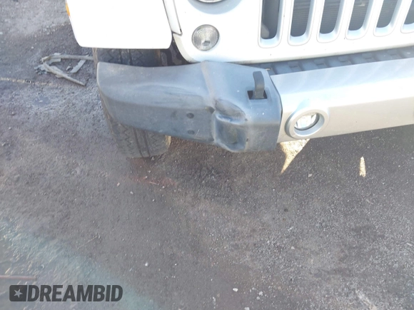 2017 Jeep Wrangler Unlimited Sahara with VIN 1C4BJWEG0HL587163, listed as a IAAI auction lot 41252399 with 84,983 mi miles. Bid and sale history available at carsss.com. Image 6.