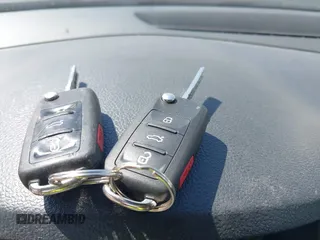 2014 Volkswagen Jetta SE z VIN 3VWD17AJXEM417724, wystawiony jako IAAI lot #42481164 z przebiegiem 98 613 mil mil oraz . Historia ofert i sprzedaży dostępna na DreamBid. Obrazek 11.