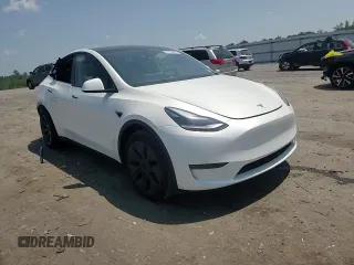 2024 Tesla Model Y с VIN 7SAYGDED3RF182859, выставлен на аукционе Copart как лот 61368825 с пробегом 13 914 миль миль и Списание • Salvage title. История ставок и продаж доступна на DreamBid. Изображение 13.