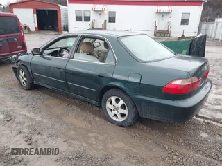 2000 Honda Accord SE z VIN 1HGCG5672YA083142, wystawiony jako IAAI lot #41499986 z przebiegiem Nie podano mil oraz . Historia ofert i sprzedaży dostępna na DreamBid. Obrazek 3.