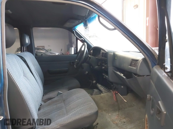 1995 Toyota Pickup с VIN JT4RN13P3S6071569, выставлен на аукционе IAAI как лот 41713298 с пробегом 233 817 миль миль и . История ставок и продаж доступна на DreamBid. Изображение 5.