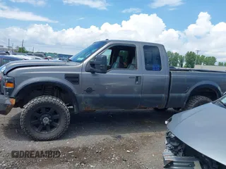 2008 Ford F-250 XL z VIN 1FTSX21R08EC85973, wystawiony jako IAAI lot #42645742 z przebiegiem 191 801 mil mil oraz . Historia ofert i sprzedaży dostępna na DreamBid. Obrazek 14.