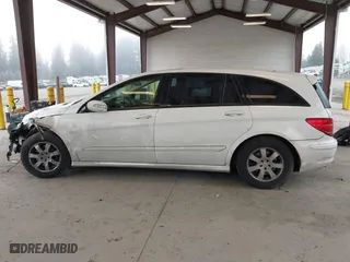 2006 Mercedes-Benz R-Class 3.5L with VIN 4JGCB65E66A028785, listed as a IAAI auction lot 41880524 with 158,442 mi miles. Bid and sale history available at carsss.com. Image 14.