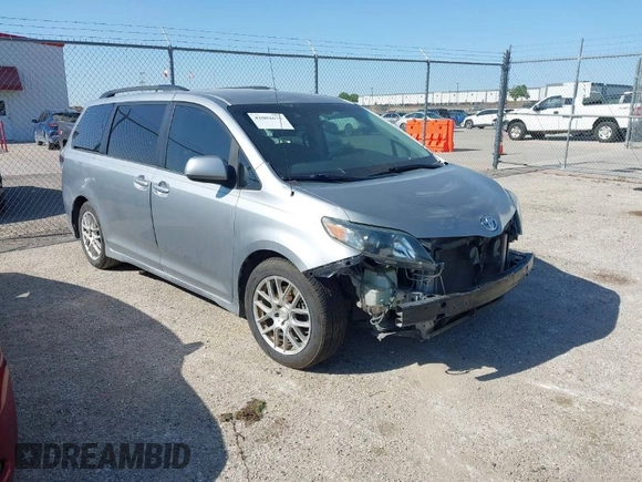 2011 Toyota Sienna SE with VIN 5TDXK3DC8BS131434, listed as a IAAI auction lot 42002675 with 209,396 mi miles. Bid and sale history available at carsss.com. Image 1.