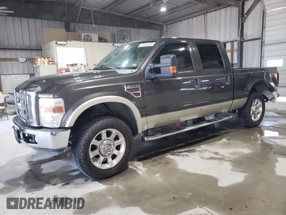 2008 Ford F-250 XL with VIN 1FTSW21R38EB18865, listed as a Copart auction lot 60240945 with 323,624 mi miles and Clean title. Bid and sale history available at DreamBid. Image 1.