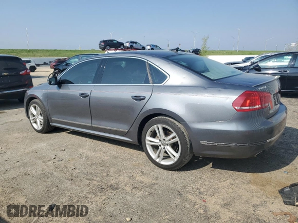 2015 Volkswagen Passat SEL Premium z VIN 1VWCV7A33FC070144, wystawiony jako Copart lot #56777395 z przebiegiem 115 667 mil mil oraz Nie do naprawy • Non repairable. Historia ofert i sprzedaży dostępna na DreamBid. Obrazek 2.