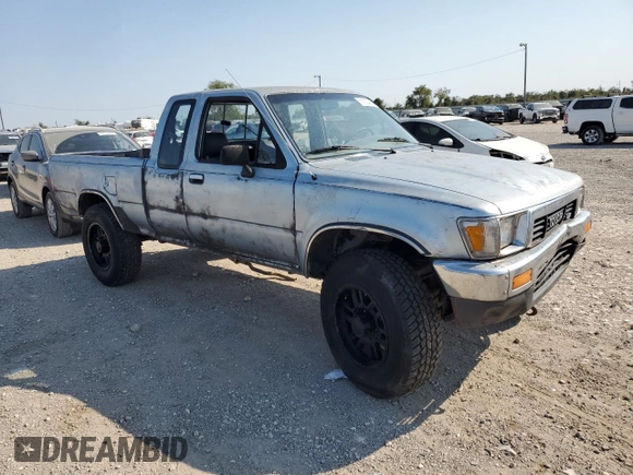 1990 Toyota Pickup DLX z VIN JT4VN13D3L5024456, wystawiony jako Copart lot #75834064 z przebiegiem 200 893 mil mil oraz Szkoda całkowita • Salvage title. Historia ofert i sprzedaży dostępna na DreamBid. Obrazek 4.