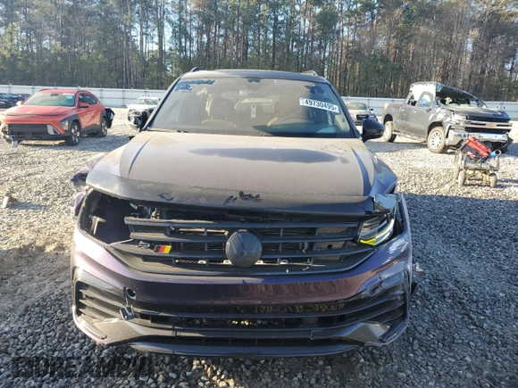 2023 Volkswagen Tiguan SE R-Line Black with VIN 3VV8B7AX5PM127059, listed as a Copart auction lot 49730495 with 33,068 mi miles and Salvage Title. Bid and sale history available at DreamBid. Image 5.
