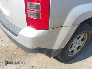 2011 Jeep Patriot Latitude с VIN 1J4NF1GB0BD130593, выставлен на аукционе IAAI как лот 42491913 с пробегом 195 022 миль миль и . История ставок и продаж доступна на DreamBid. Изображение 6.