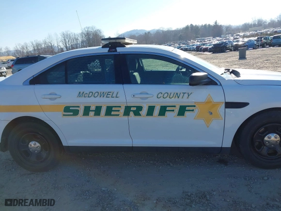 2017 Ford Police Interceptor Sedan with VIN 1FAHP2MK4HG127994, listed as a IAAI auction lot 41583366 with 135,839 mi miles. Bid and sale history available at carsss.com. Image 13.