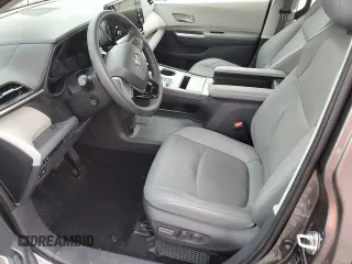 2021 Toyota Sienna Limited z VIN 5TDZRKEC6MS039819, wystawiony jako Copart lot #56318785 z przebiegiem Nie podano mil oraz Szkoda całkowita • Salvage title. Historia ofert i sprzedaży dostępna na DreamBid. Obrazek 7.