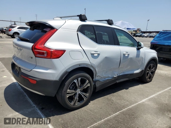 2021 Volvo XC40 Inscription with VIN YV4162UL5M2564818, listed as a Copart auction lot 58443445 with 36,557 mi miles and Salvage title. Bid and sale history available at DreamBid. Image 3.
