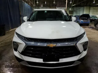 2023 Chevrolet Blazer LT z VIN 3GNKBJRS4PS204209, wystawiony jako Copart lot #41492645 z przebiegiem 43 848 mil mil oraz Czysty tytuł • Clean title. Historia ofert i sprzedaży dostępna na DreamBid. Obrazek 5.
