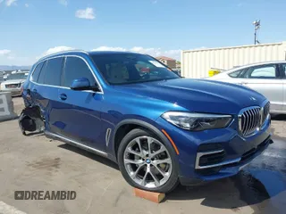 2022 BMW X5 xDrive40i with VIN 5UXCR6C00N9J82978, listed as a IAAI auction lot 41928990 with 42,801 mi miles. Bid and sale history available at carsss.com. Image 1.