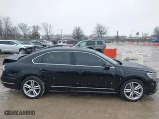 2016 Volkswagen Passat 1.8T SE w/Technology with VIN 1VWBS7A32GC050411, listed as a IAAI auction lot 41729648 with 102,574 mi miles. Bid and sale history available at carsss.com. Image 13.