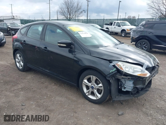 2014 Ford Focus SE with VIN 1FADP3K20EL308990, listed as a IAAI auction lot 41914825 with 33,498 mi miles. Bid and sale history available at carsss.com. Image 1.