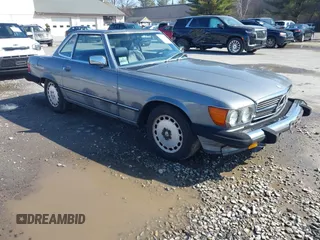 1987 Mercedes-Benz 560 Series 560SL with VIN WDBBA48D0HA074673, listed as a IAAI auction lot 41900883 with 79,107 mi miles. Bid and sale history available at carsss.com. Image 1.